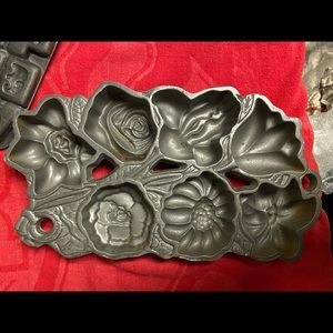 John Wright Cast Iron Flower Floral Mold